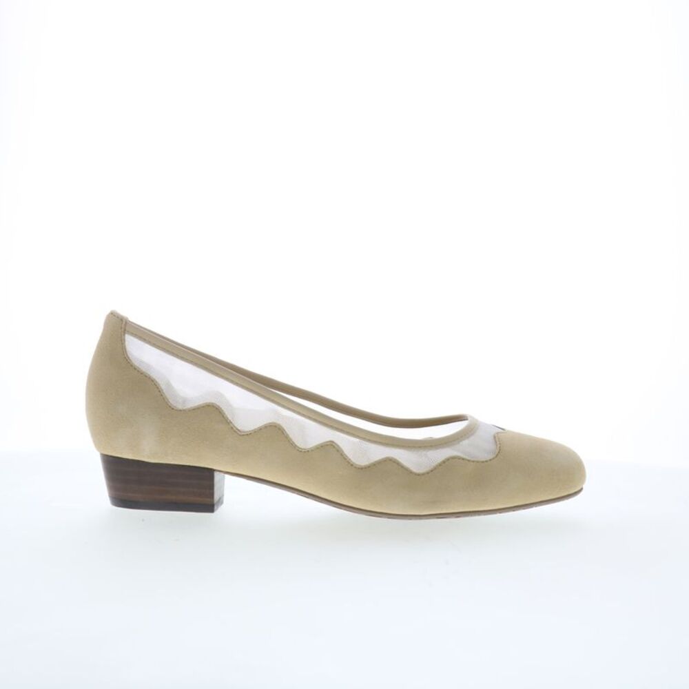 Ros Hommerson Womens Tootsie Beige Shoes (NWT)